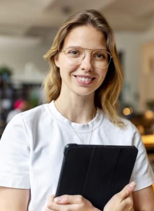 ÖZGE TÜRER